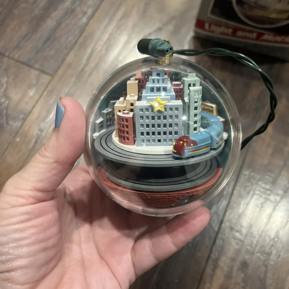 Hallmark Metro Express Magic Light and Motion‎ Ornament Tested Works 1989